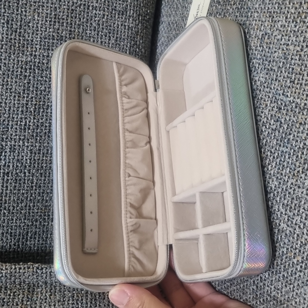 LOVISA Jewelry Storage Case - Picture 8 of 13